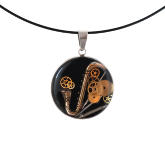 Pendentif saxophone steampunk sur base noire