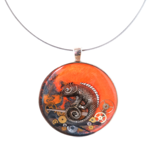 Pendentif Caméléon Steampunk sur Base Peinte Orange